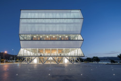Teatro del Biobío v Concepciónu, autoři: Smiljan Radić, Eduardo Castillo and Gabriela Medrano, 2011–2018