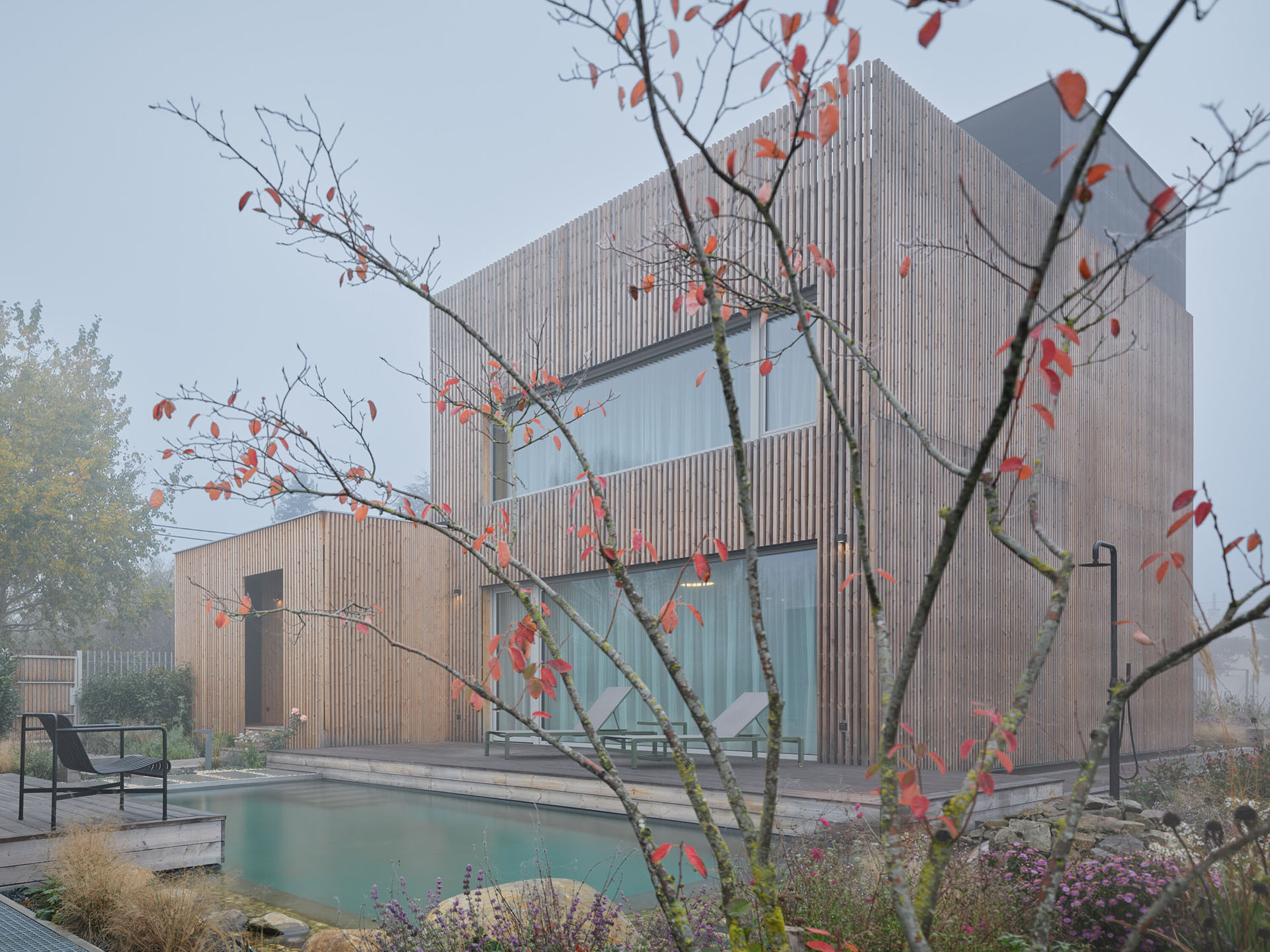 Rodinný dům a sídlo firmy Eko Modular hned vedle sebe - vše z modulů.