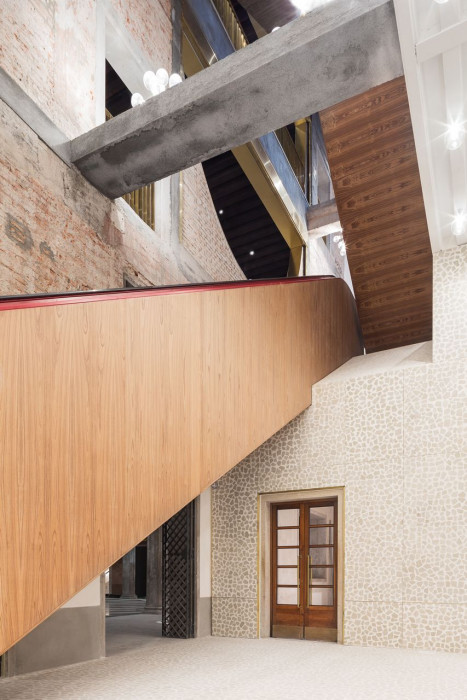 OMA, Fondaco dei Tedeschi – foto Delfino Sisto Legnani a Marco Cappelletti