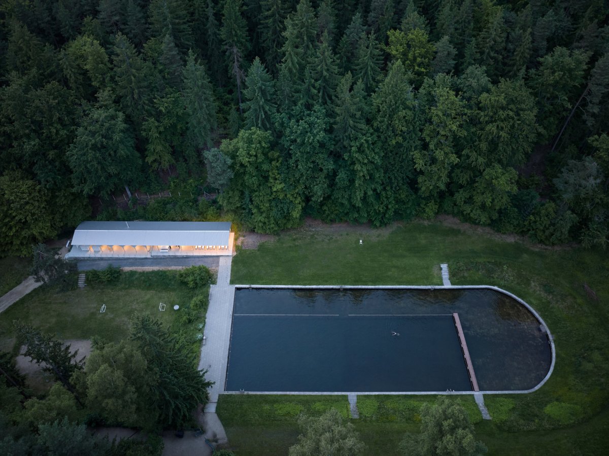  (Zázemí Lesního koupaliště, Mjölk architekti, Marie Vondráková)