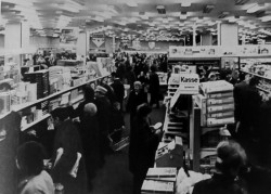 Pohled do interiéru prodejního sálu.