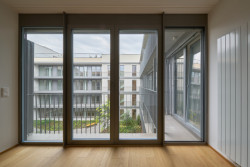 Pohled do interiéru bytu (Bytový dům Nové Lauby v Ostravě, ateliér znamení čtyř - architekti)