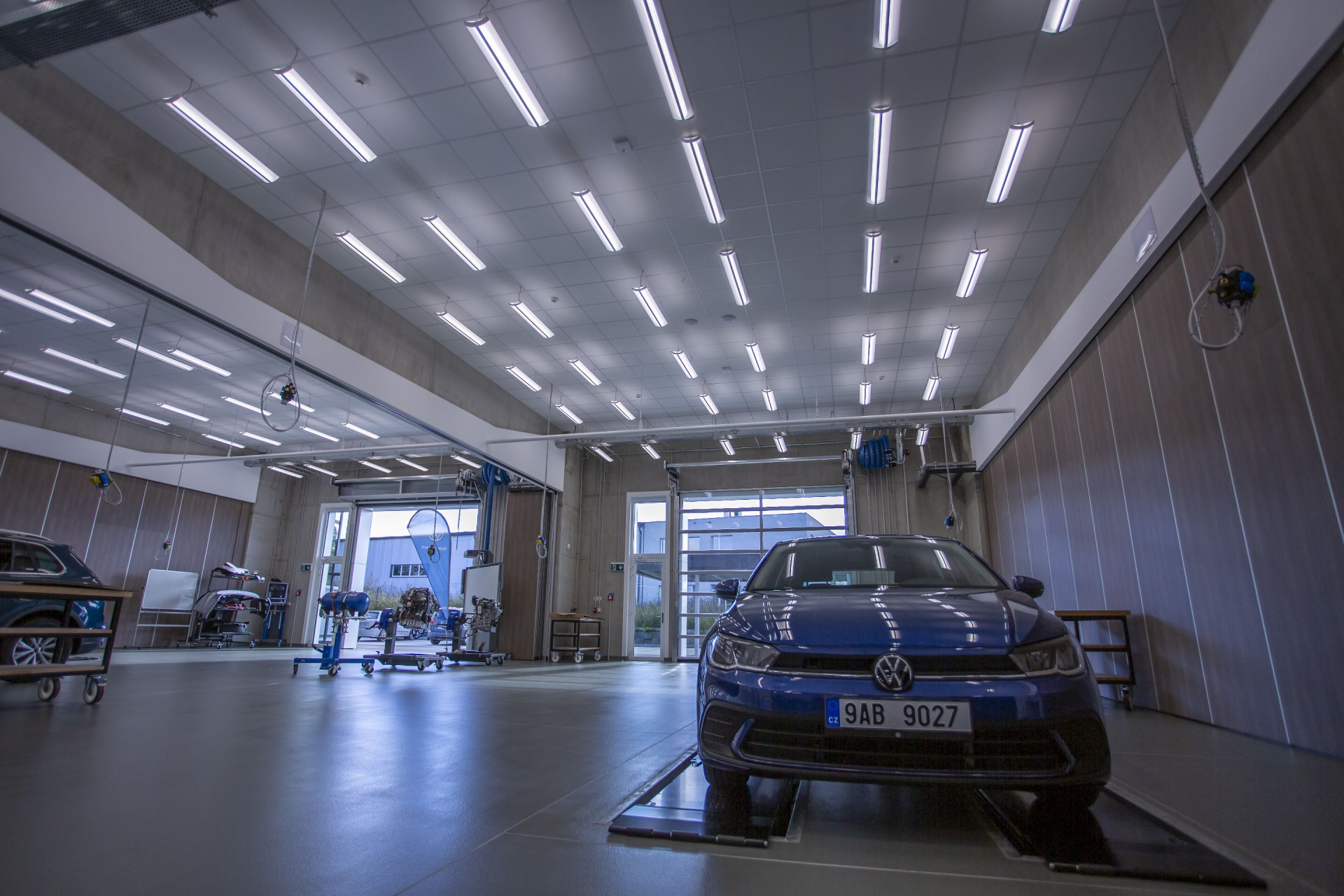 Skupina Zumtobel dodala osvětlení pro novou budovu Tréninkové akademie Porsche Česká republika u Prahy