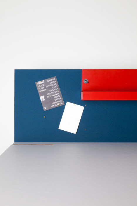 Výškově nastavitelný stůl TAK s úložným prostorem od PROFIL NÁBYTEK