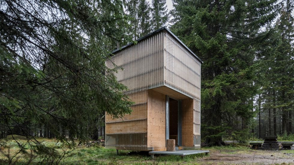 Útulna Jenga u Rokytnice nad Jizerou od studií Ateliér Seho, Světlík a Ústavu navrhování II FA ČVUT, realizace 2019