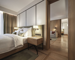 Ateliér R21 Architects a studio Matteo Thun & Partners zrekonstruovali palác na Senovážném náměstí. Nově slouží jako nadstandartní hotel.