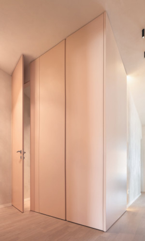 Skrytá zárubeň ECLISSE Syntesis Battente (Apartmán Porto San Giorgio; Francesco Valentini )