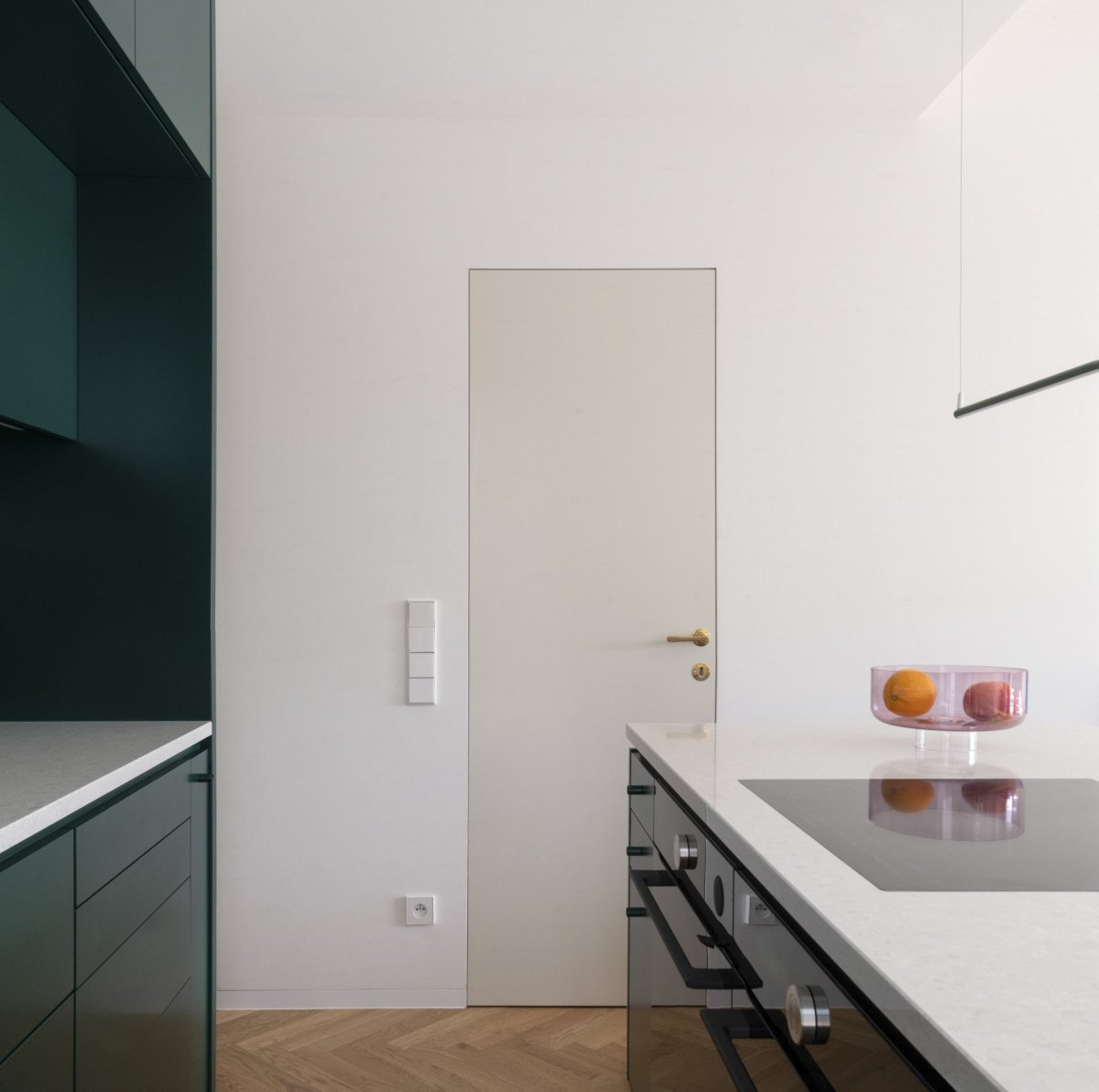 BY architects zrekonstruovali rodinný dům z 50. let v Praze s cílem zachovat charakter stavby.