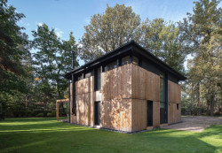 Architektka Tereza Čudová Ajmová zrekonstruovala dřevostavbu na Nymbursku.