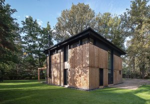 Architektka Tereza Čudová Ajmová zrekonstruovala dřevostavbu na Nymbursku.