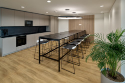 Pro neformální setkávání vznikla pracovní kavárna.