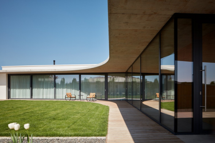 RD Jarovce, Compass architekti