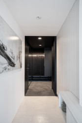  (Interiér třípodlažního bytu v Praze od studia OOOX)