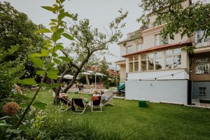 Pro žižkovský ateliér edit! není Vila 63 zdaleka první gastro realizací. (Vila 63, edit!)