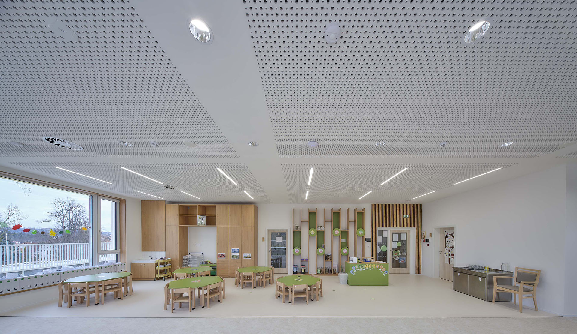 Akustické řešení Rigips v učebnách a školkách (na obrázku mateřská škola Mydlinky v Praze)