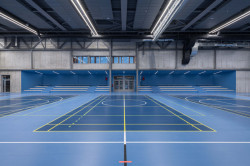 Sportovní hala města Plzeň, Projectstudio8: Uvnitř sportovní haly se nachází devět badmintonových dvorců
