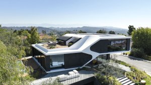 Architekti Arshia Architects navrhli luxusní vilu v Los Angeles