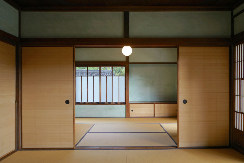 Výstava NA ROZCESTÍ: MEZIVÁLEČNÁ ARCHITEKTURA V JAPONSKU 