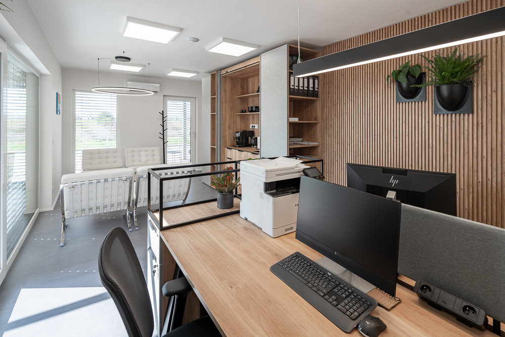 Komfortní zázemí výrobního areálu - interiér (Komerční dřevostavby od Eko Modular)