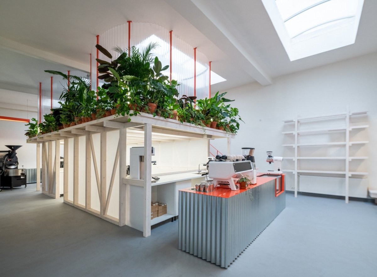 Coffee hub GROUNDS, KOGAA / Alexandra Georgescu, Tomas Kozelsky, Viktor Odstrčilík, Kateřina Baťková, Josef Řehák, Kateřina Čenovská