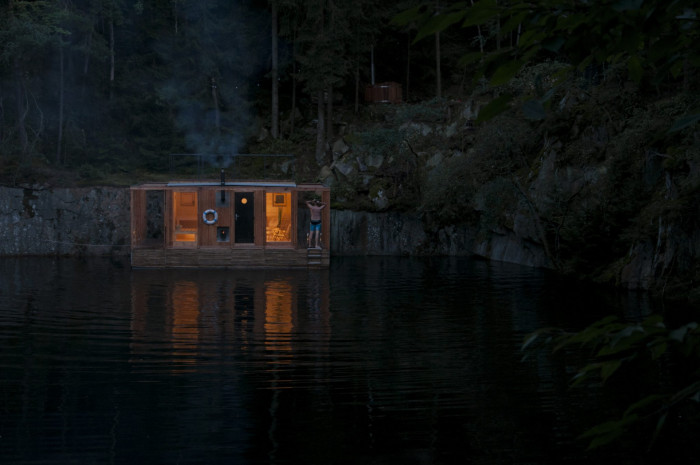 Plující sauna Lom od ateliéru Hra