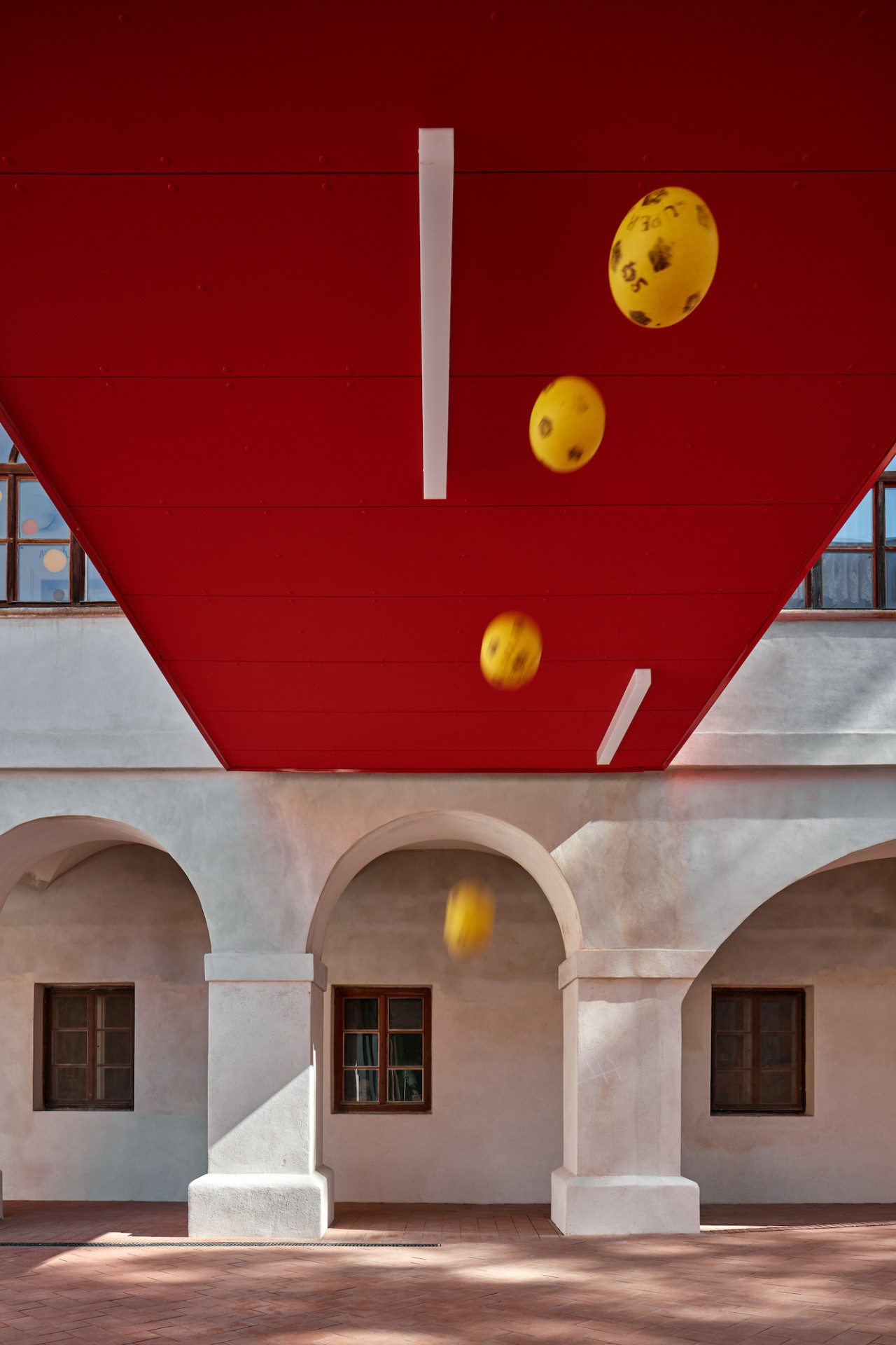 Rekonstrukce a rozšíření Základní školy Vřesovice, Public Atelier, studio FUUZE/ Jiří Markevič, Jaroslav Sedlák © BoysPlayNice