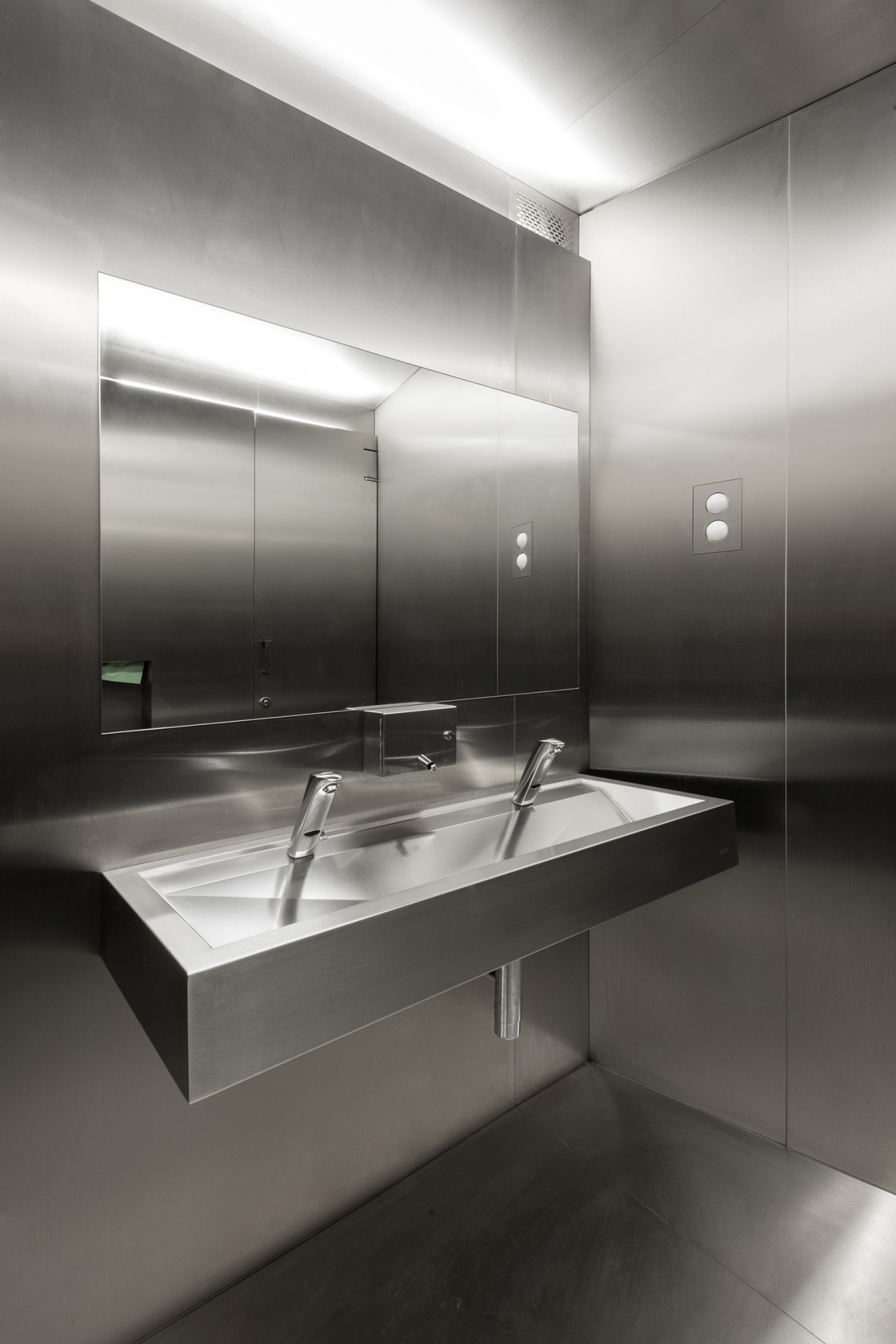 Krkonošské centrum environmentálního vzdělávání (KCEV), Petr Hájek architekti