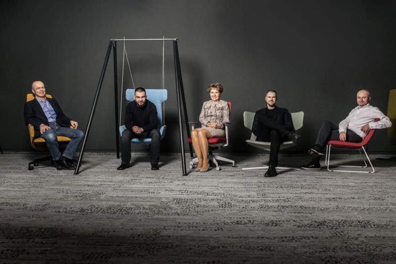 LD Seating začal v roce 1993 v Boskovicích jako malý rodinný podnik  s výrobou židlí.