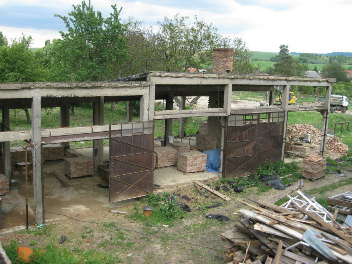 PROKŠ PŘIKRYL ARCHITEKTI, Zázemí biotopu v Honěticích u Kroměříže, průběh přestavby – foto