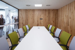 ov-a, Rekonstrukce a dostavba administrativní budovy Verona – foto