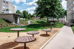 ...a další atypický mobiliář. (ateliér YYYY, park U Uranie)