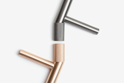 Ravak představil na letosním Designbloku novou kolekci vodovodních baterií Revers designérů Romana Vrtišky a Vladimíra Žáka.