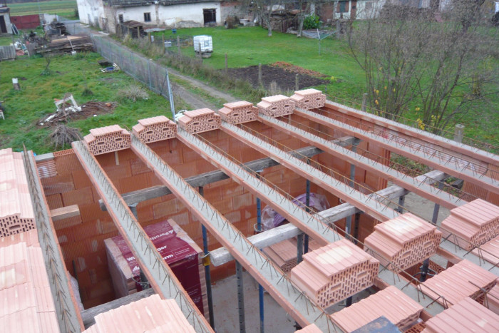 Realizace za použití stropní vložky MIAKO