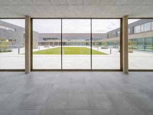 V Šeberově mají novou základní školu. Navrhlo ji studio ADR.