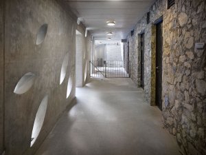Architektonická kancelář Burian-Křivinka, Vstupní budova areálu Punkevních jeskyní v Moravském krasu – foto