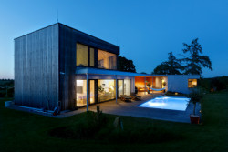 Rodinný dům v Ledenicích, Ateliér Vostracký