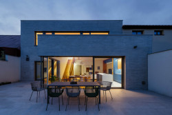 Terasa (RD v Benešově; Ateliér VAS)