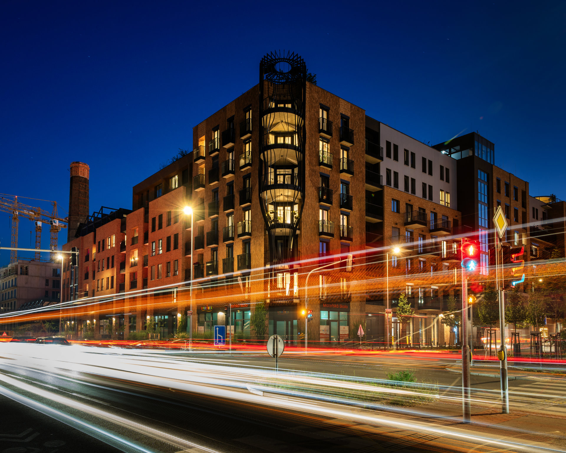  (Transformace Lihovaru Smíchov; Black n´ Arch)