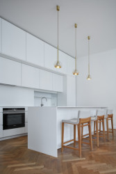 ...je spíše minimalistická. (Byt na Starém Městě, RDTH architekti)