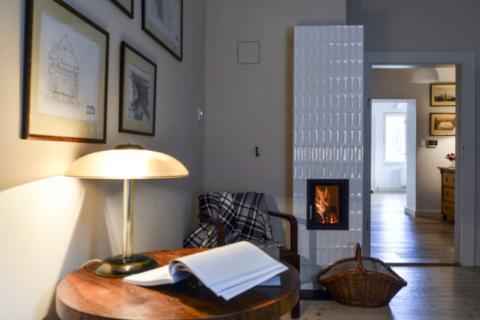 Série kamen Exposi, která vznikla ve spolupráci akademického sochaře Davida Exnera, kachlové manufaktury K&K Poker a německého výrobce topenišť Brunner.