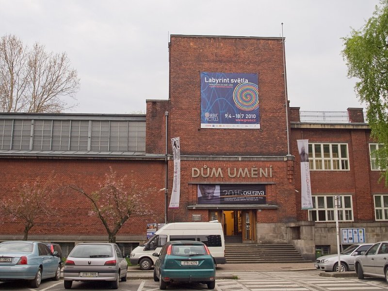 Dům umění v Ostravě, František Fiala a Vladimír Wallenfels, 1923–1926