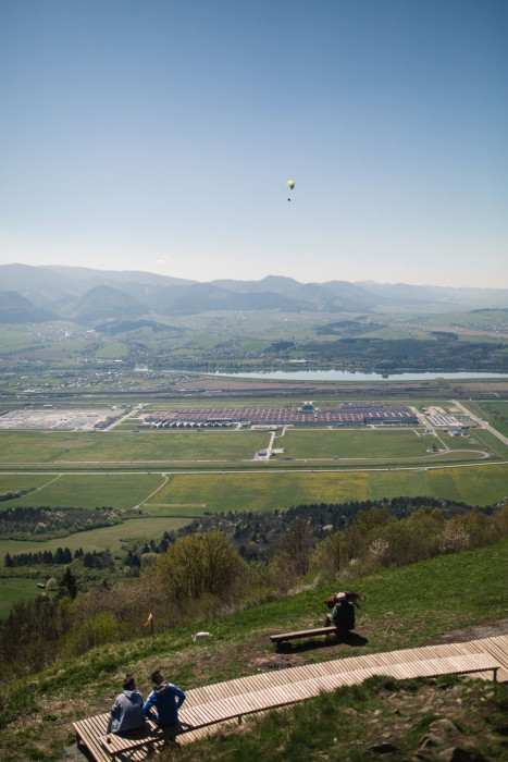 2021 architekti, LABAK, Lávka a prístrešok na Straníku – foto