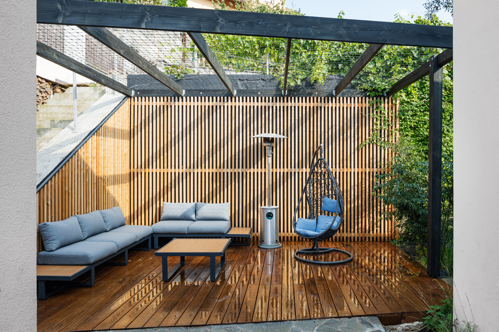 "Dům propojen se zelení" na Praze 9 od studia Iveta Langerová architekti