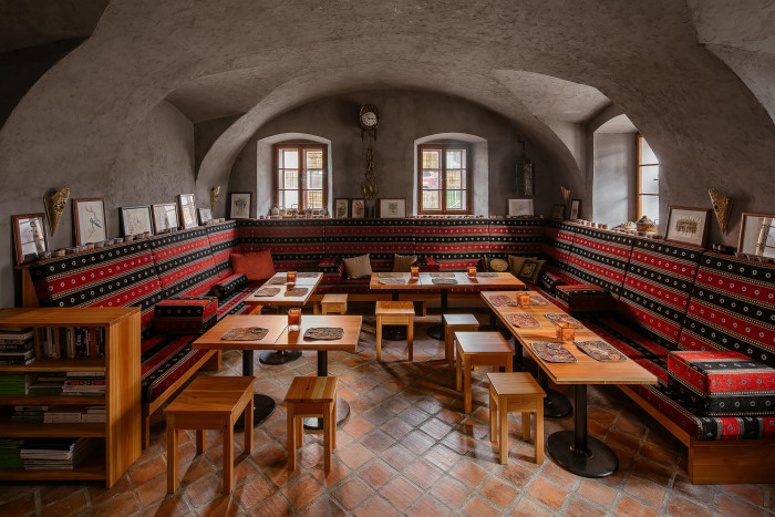 Čajovna v historickém domě v Blatné od studia DEBYT