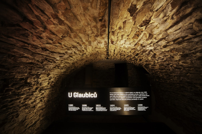 Revitalizace U Glaubiců, NEUHÄUSL HUNAL