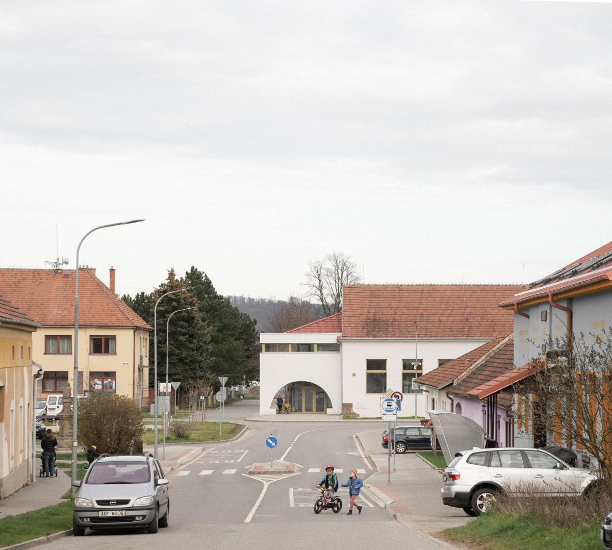 Sokolovna ve Veverských Knínicích, studio New Work