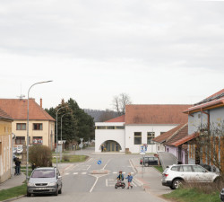 Sokolovna ve Veverských Knínicích, studio New Work