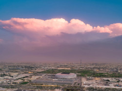 Studio Pattern Design se ve spolupráci se španělskými Fenwick-Iribarren Architects podílelo také na návrhu „pouštního diamantu“, jak se stadionu s kapacitou 45 000 lidí v západní části Dauhá přezdívá s ohledem na pojetí fasády.