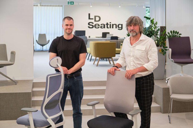 Jakub Huráb, jednatel LD Seating (vlevo), a Miroslav Krátký, architekt ze studia archicraft (vpravo)