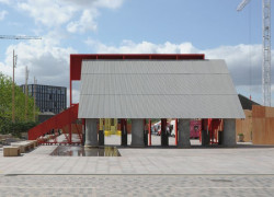 Červený pavilon pro londýnský Festival architektury od TAKA Architects
